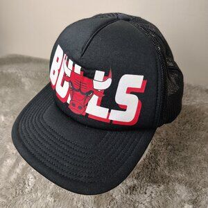 CHICAGO BULLS Hat Snapback Adjustable Black Trucker Cap Spellout Logo NBA
